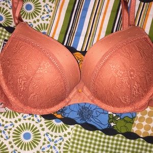 NWT Victoria’s Secret Push Up Bra 32C $59.50